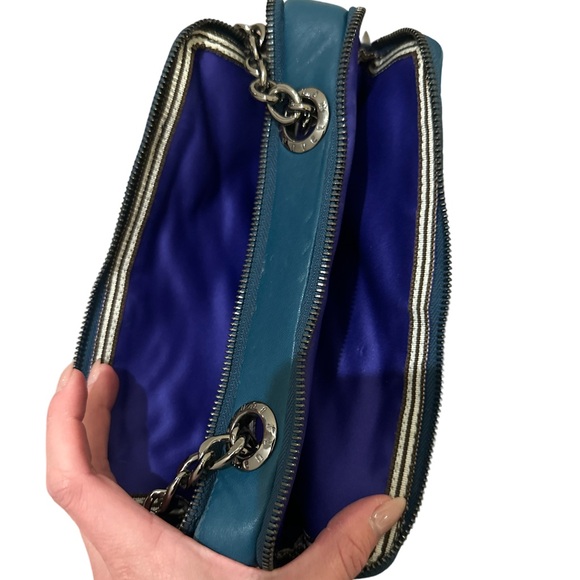 Henri Bendel No 7 Quilted Camera Bag Purse - Picture 5 of 9